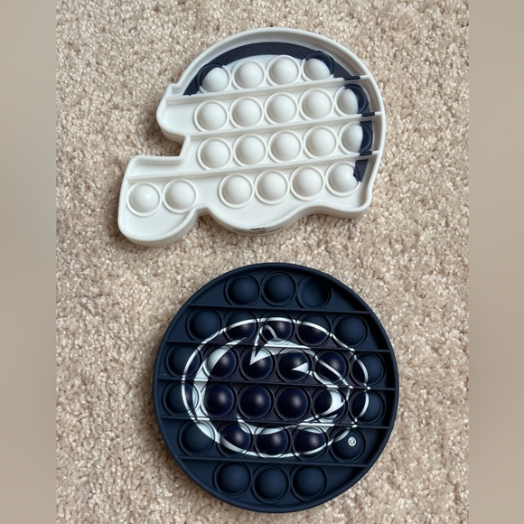 New NCAA Penn State Helmet and Circle Lion Pop its ~ 2 Pack - Picture 4 of 4